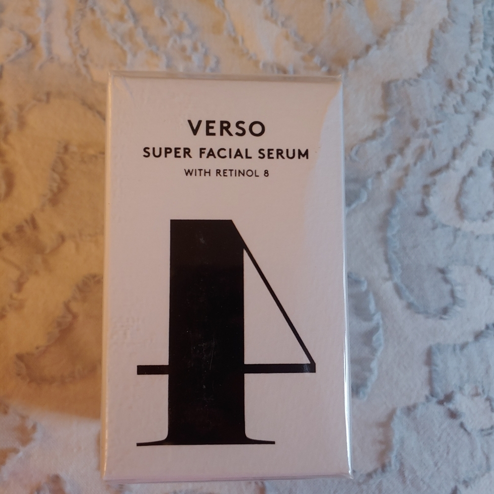 Verso Super Facial Serum with Retinol 8 - BNIB